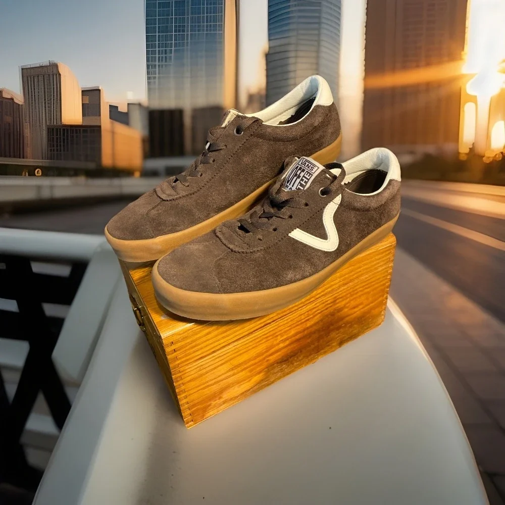 Vans Old Skool Low Chocolate Suede Gum Sole Mens 9.5 751505 EUC